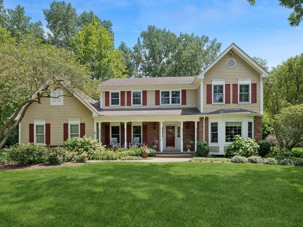 2104 Kenton Lane , Libertyville, IL 60048