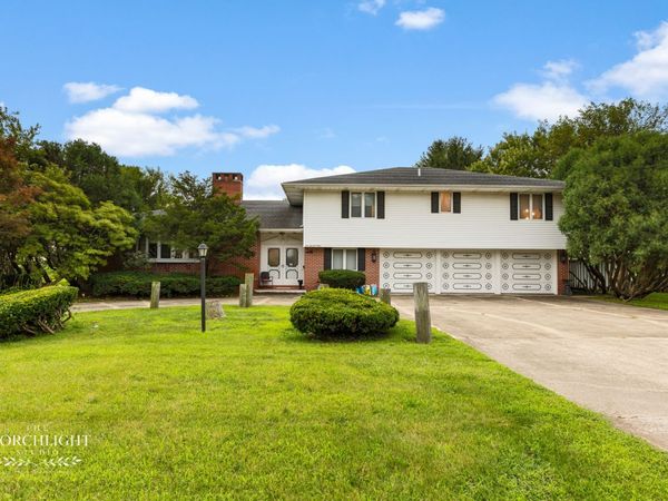 101 Countryside Lane , Crescent City, IL 60928