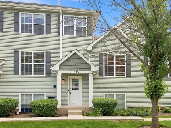 1693 W Turtle Creek Lane , Round Lake, IL 60073