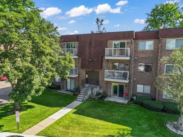 715 W Central Road , Unit C1, Mount Prospect, IL 60056
