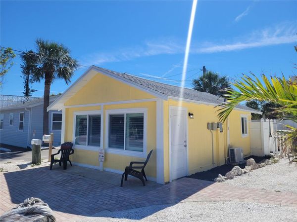 12217 1/2 SUNSHINE LANE , TREASURE ISLAND, FL 33706