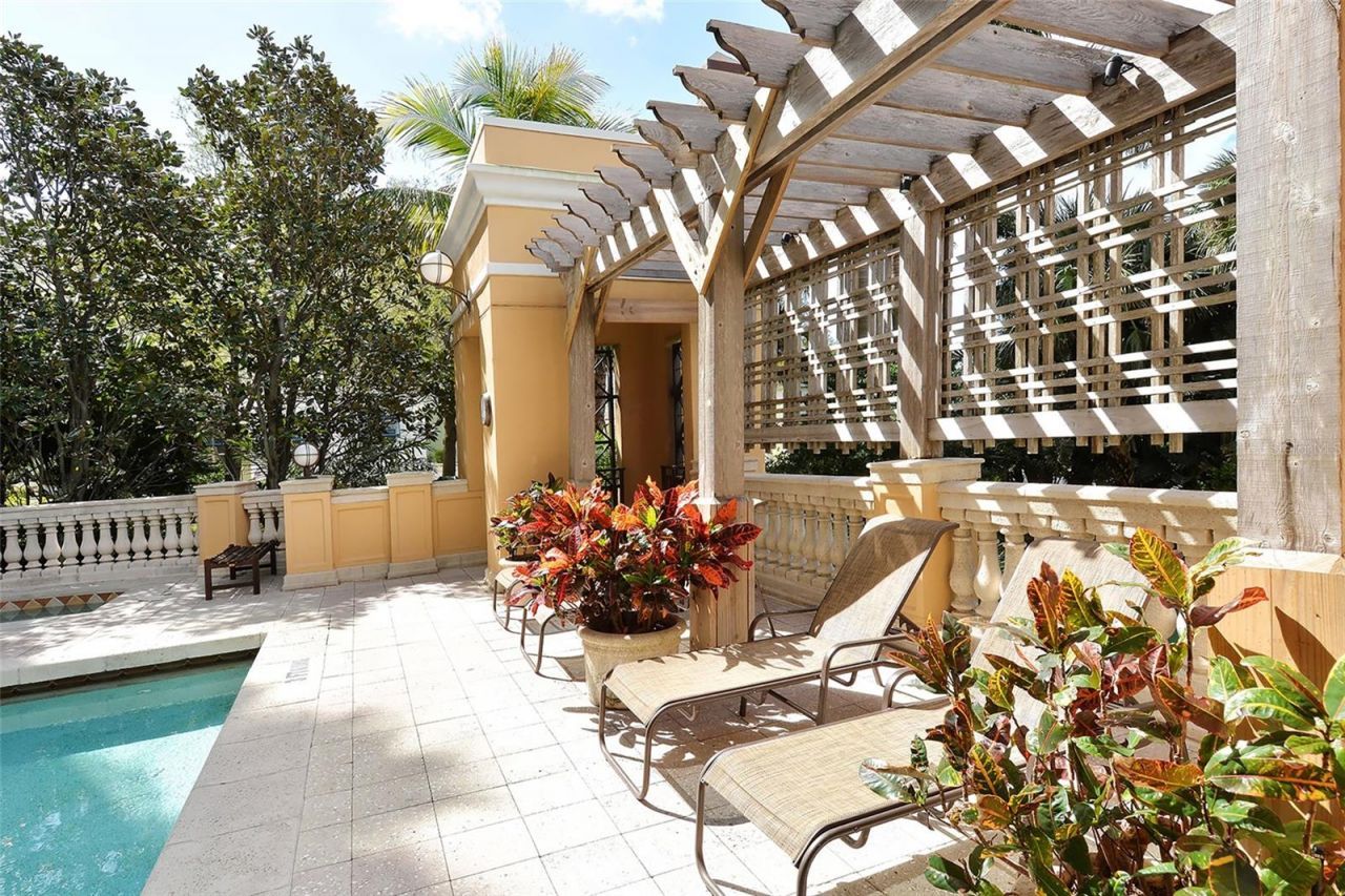 750 N Tamiami Trail , Unit 304, Sarasota, FL 34236 Photo