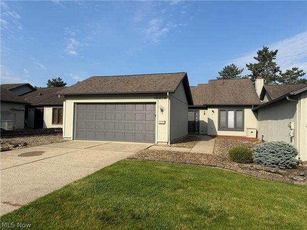 12272 Woodside Court, Unit F18, Strongsville, OH 44136
