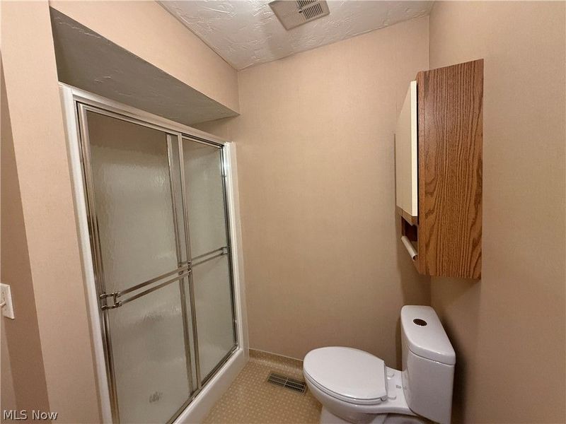 12272 Woodside Court, Unit F18, Strongsville, OH 44136 Photo 16