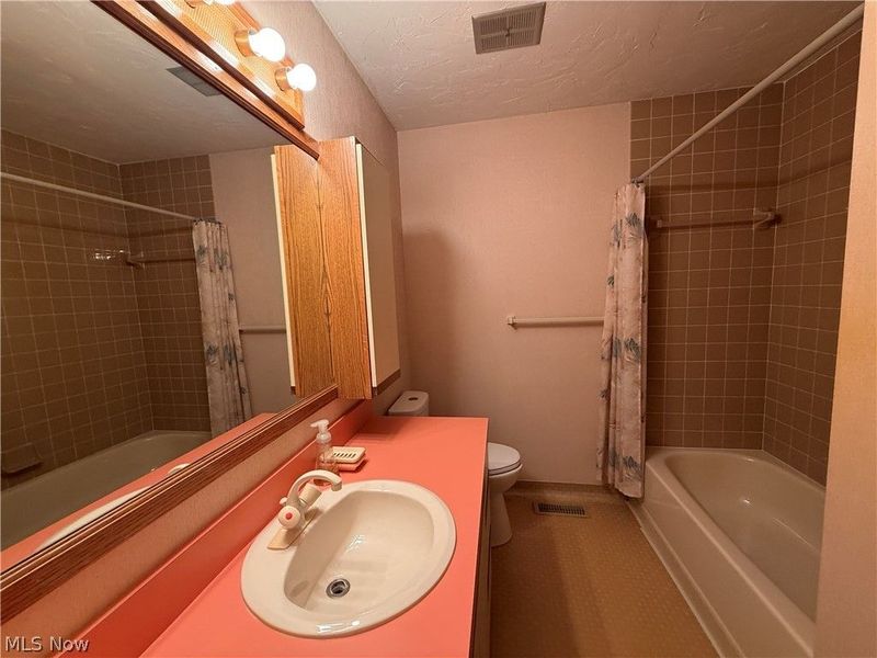 12272 Woodside Court, Unit F18, Strongsville, OH 44136 Photo 20