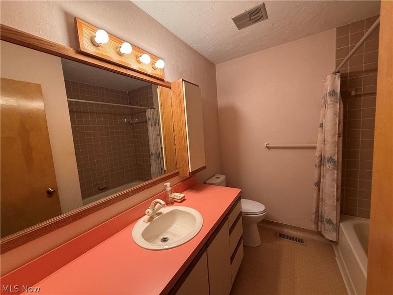 12272 Woodside Court, Unit F18, Strongsville, OH 44136 Photo 21