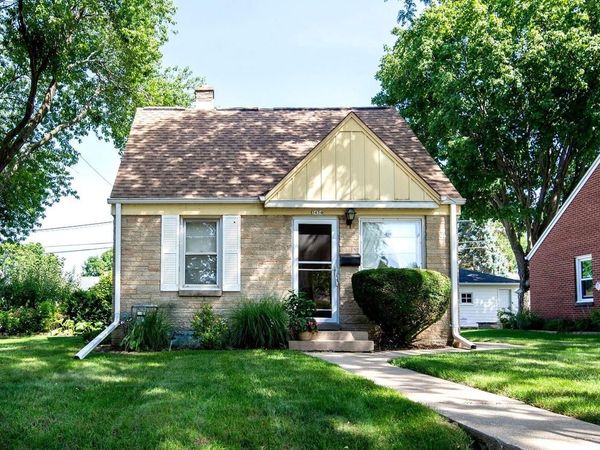3434 E Bottsford AVENUE, Cudahy, WI 53110