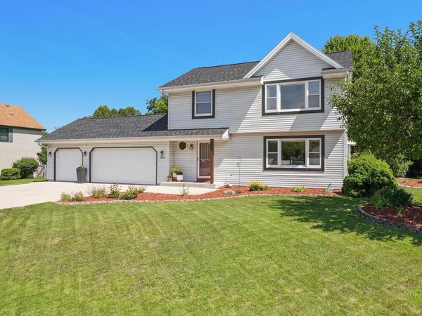N6275 Woodland Meadows DRIVE, Sheboygan, WI 53083