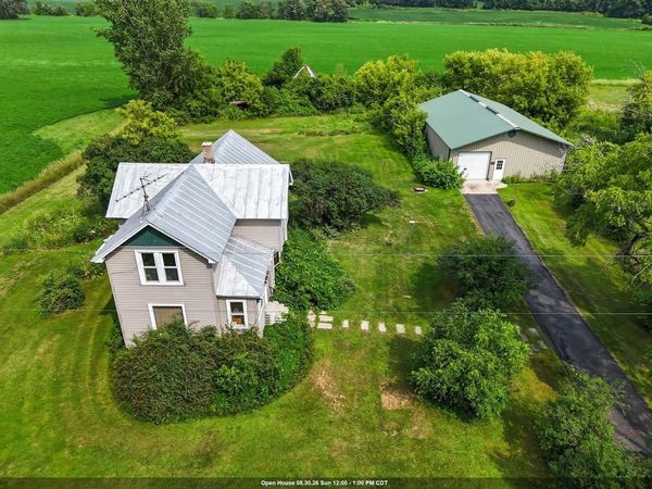 1952 COUNTY RD FF, Oshkosh, WI 54904