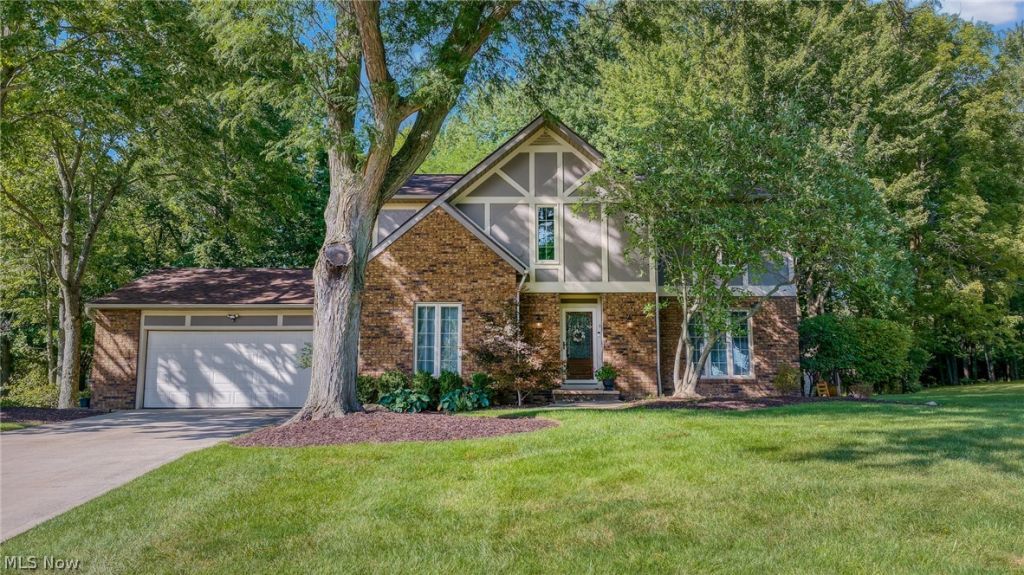 32871 N Burr Oak Drive, Solon, OH 44139 Main Photo