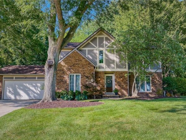 32871 N Burr Oak Drive, Solon, OH 44139