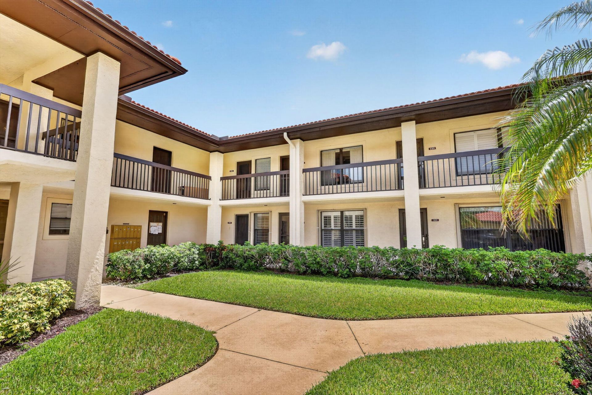 360 SW South River Drive, Unit 205, Stuart, FL 34997 Photo