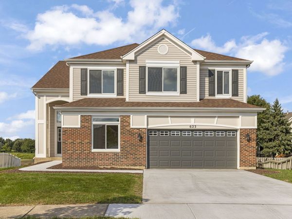623 Wintergreen Circle, Naperville, IL 60540