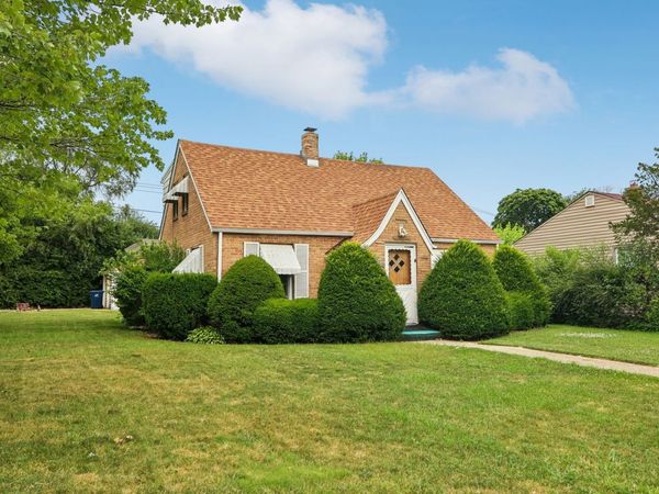 2218 Pearsall Parkway , Waukegan, IL 60085
