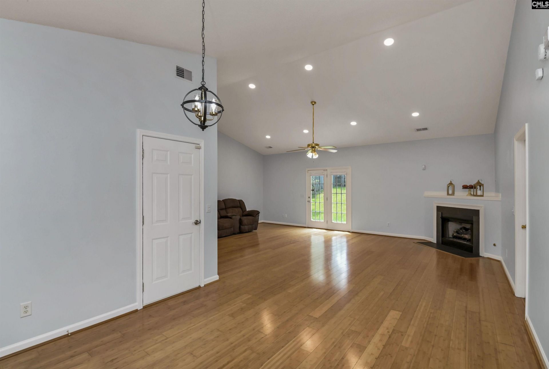 301 Lockleven Drive  Photo 5