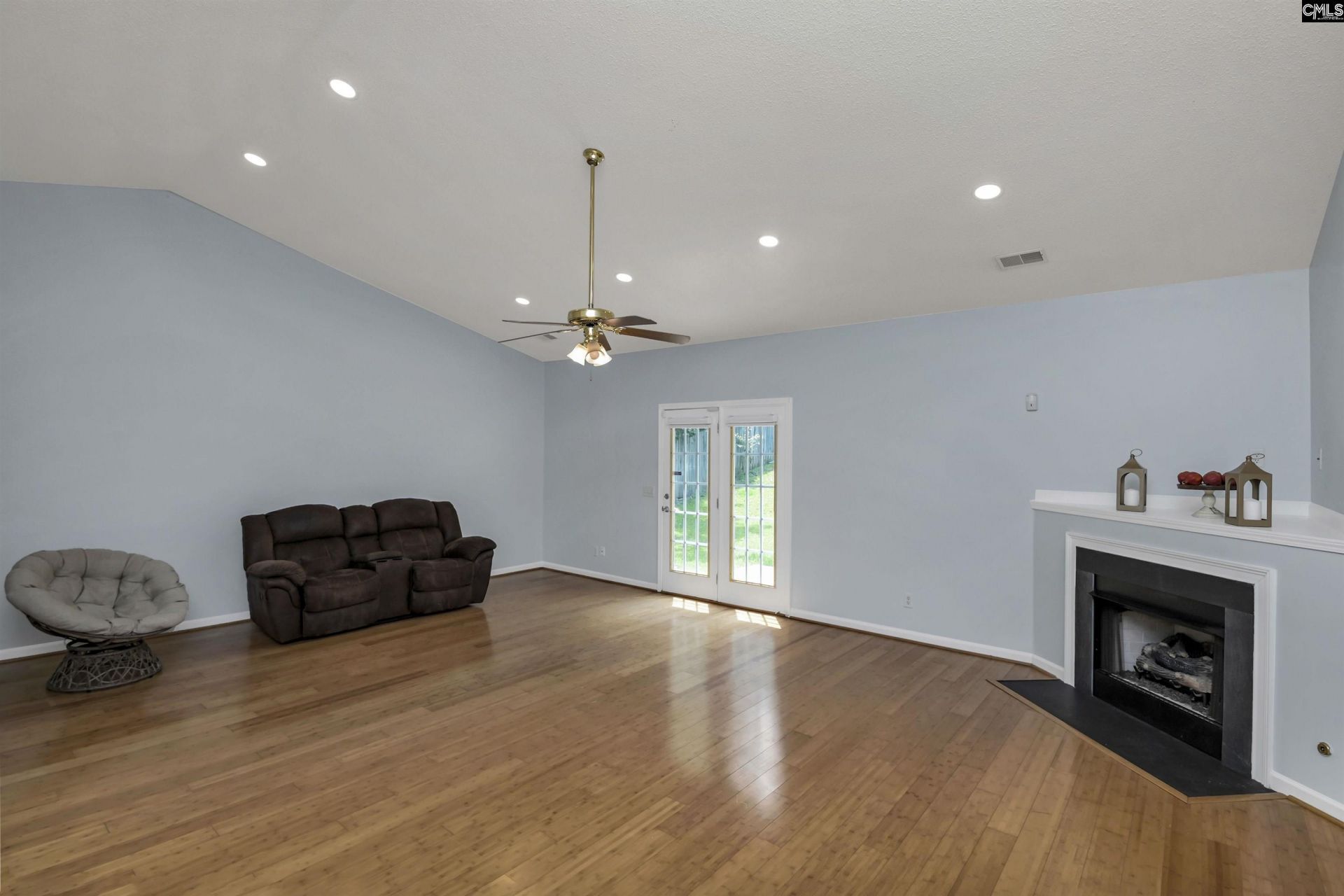301 Lockleven Drive  Photo 6