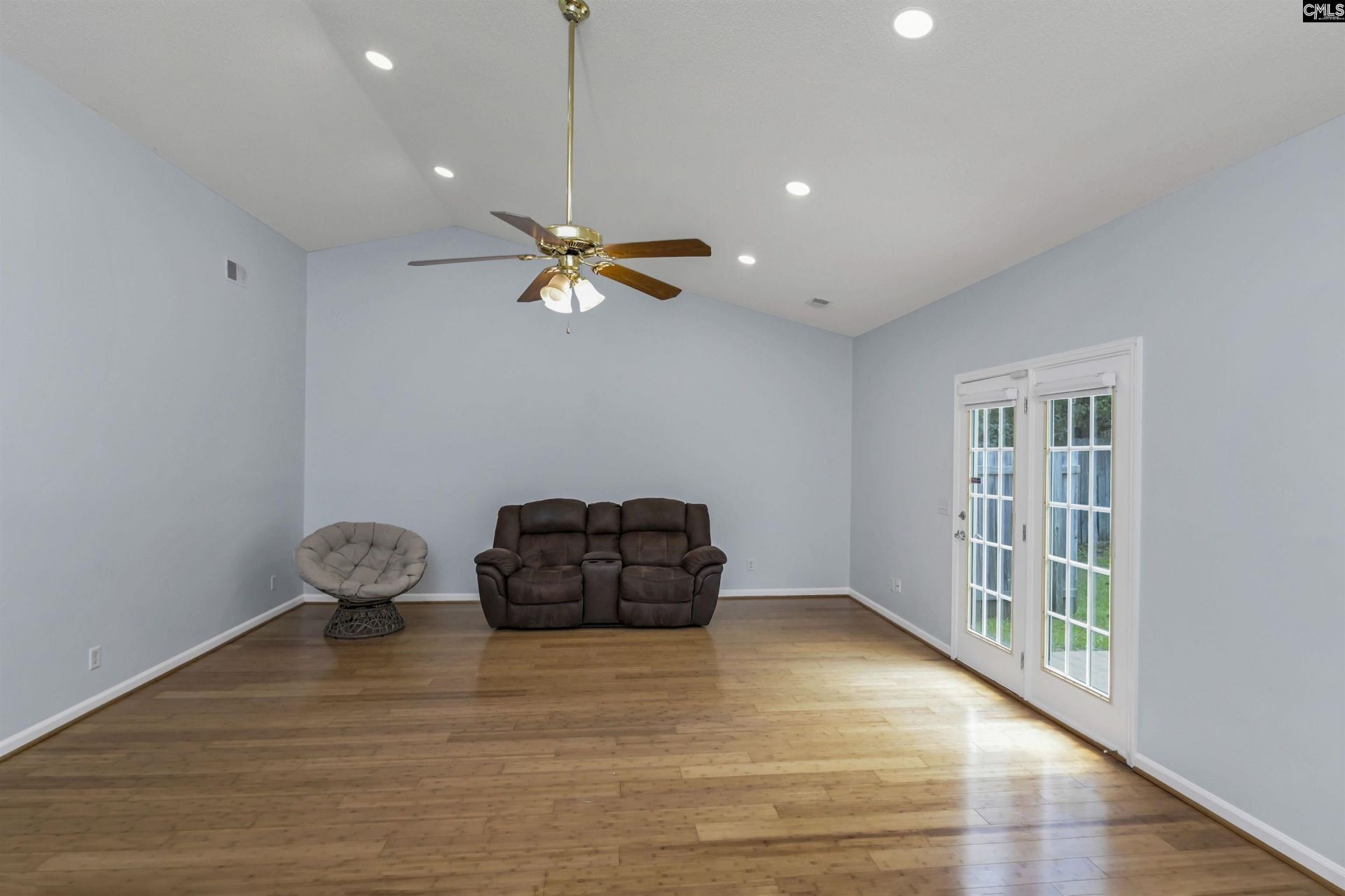 301 Lockleven Drive  Photo 8