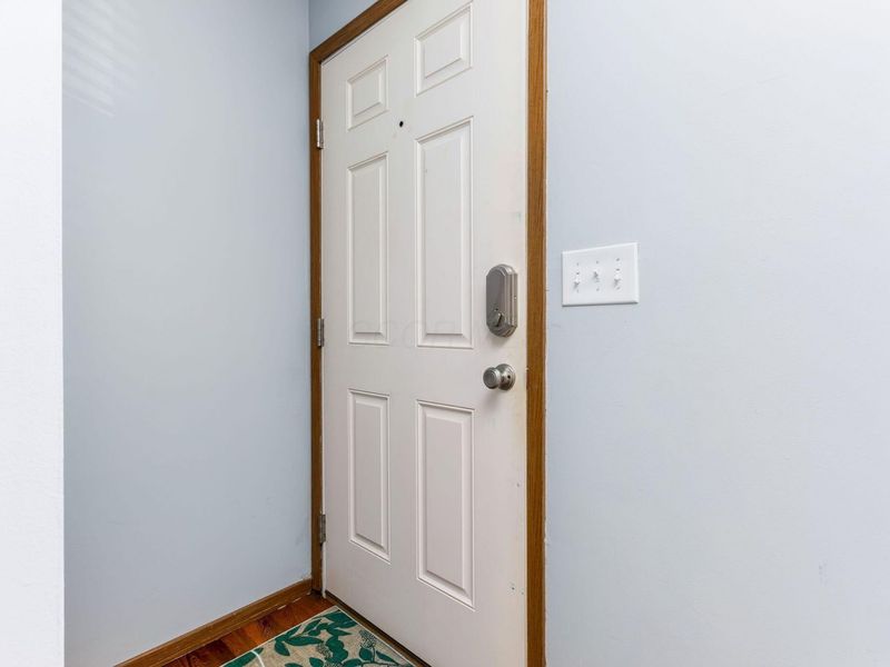 800 Ficus Drive, Unit 28E, Columbus, OH 43085 Photo 4