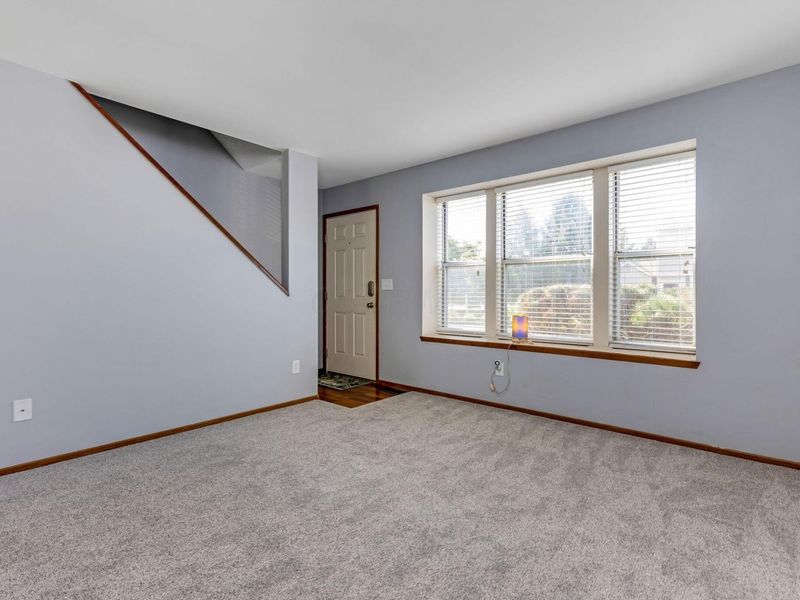 800 Ficus Drive, Unit 28E, Columbus, OH 43085 Photo 5