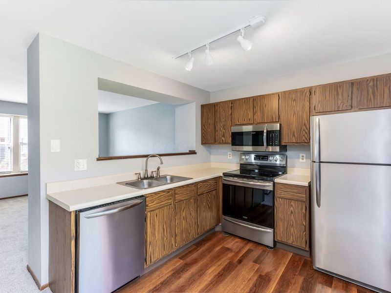 800 Ficus Drive, Unit 28E, Columbus, OH 43085 Photo 7