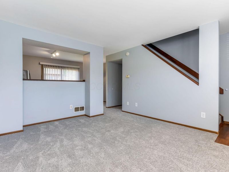 800 Ficus Drive, Unit 28E, Columbus, OH 43085 Photo 9