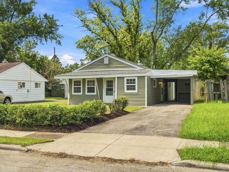 2049 Jermain Drive, Columbus, OH 43219 Photo 2