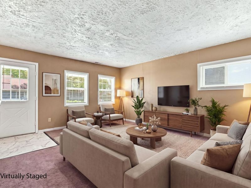 2049 Jermain Drive, Columbus, OH 43219 Photo 4