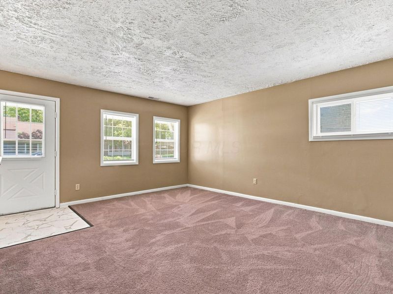 2049 Jermain Drive, Columbus, OH 43219 Photo 5