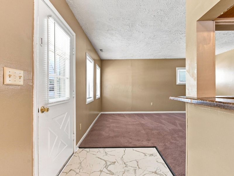 2049 Jermain Drive, Columbus, OH 43219 Photo 6