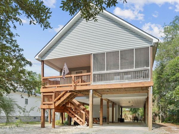 143 NE 4th Street, Oak Island, NC 28465