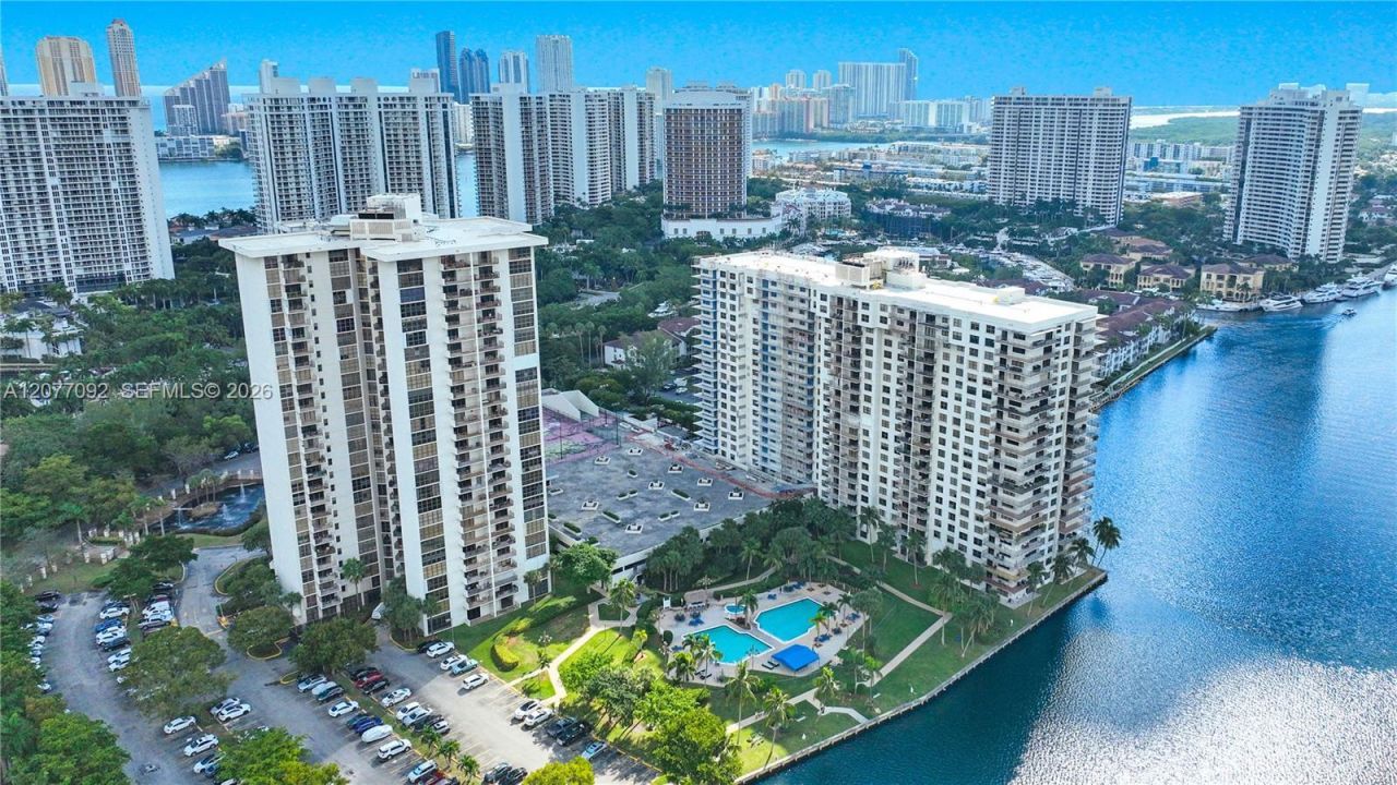 18151 NE 31st Ct, Unit 1707, Aventura, FL 33160 Photo