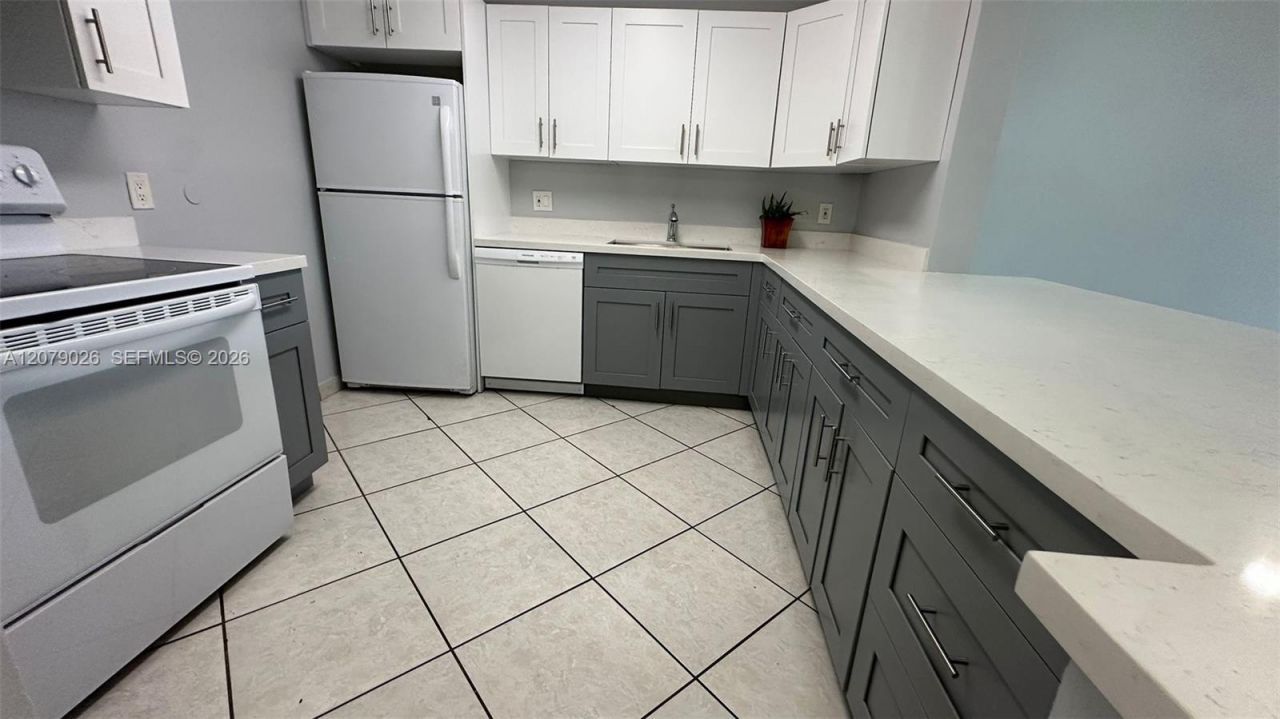 10425 SW 112th Ave, Unit 315, Miami, FL 33176 Photo