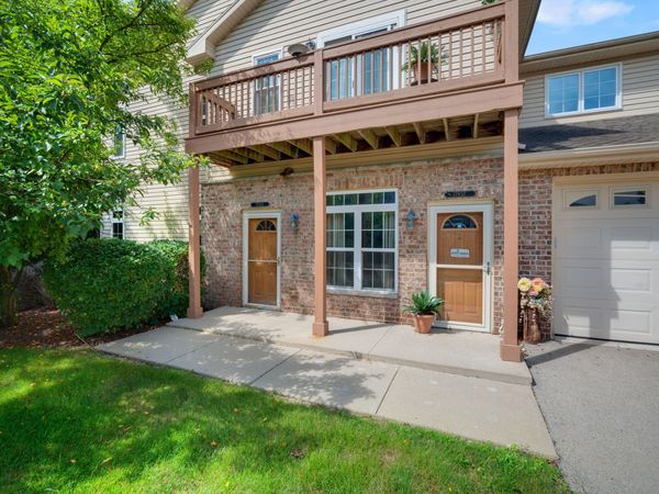 17835 W Radam Dr, Unit 17835, New Berlin, WI 53146
