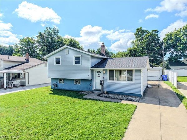 15979 Southway Drive , Brook Park, OH 44142