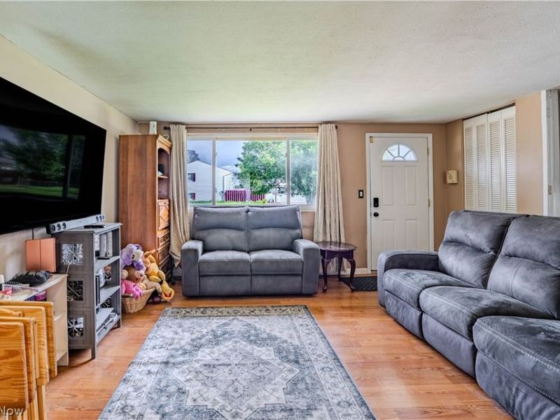 15979 Southway Drive, Brook Park, OH 44142 Photo 14