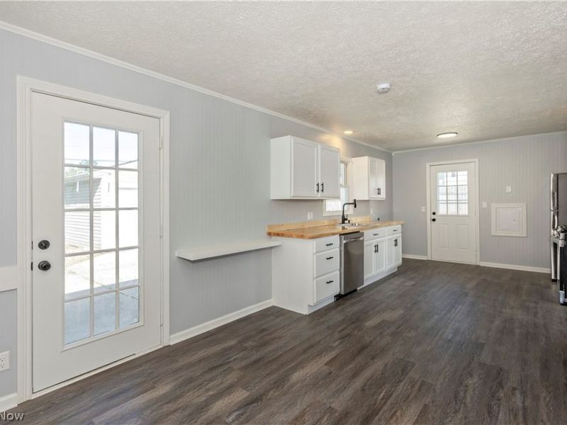 2215 Willowrow Avenue NE, Canton, OH 44705 Photo 16