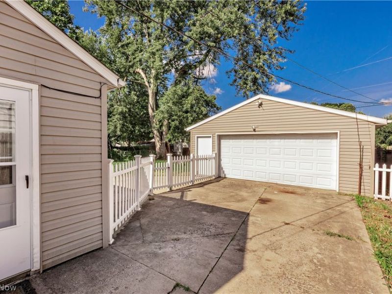 2215 Willowrow Avenue NE, Canton, OH 44705 Photo 30
