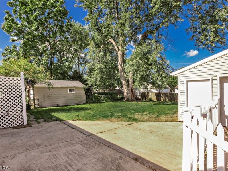 2215 Willowrow Avenue NE, Canton, OH 44705 Photo 31
