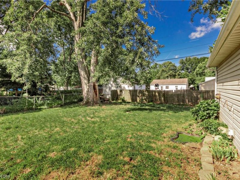 2215 Willowrow Avenue NE, Canton, OH 44705 Photo 34