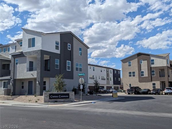 5887 Park Row Street , Las Vegas, NV 89148