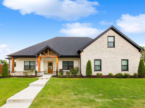 6000 Zumbehl Cove, Benton, AR 72019