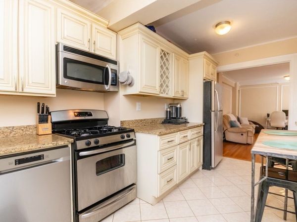 1450 Beacon St, Unit 603, Brookline, MA 02446