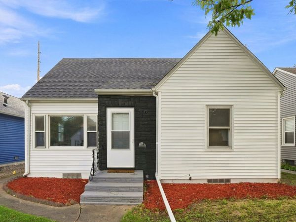405 27th Avenue , Moline, IL 61265