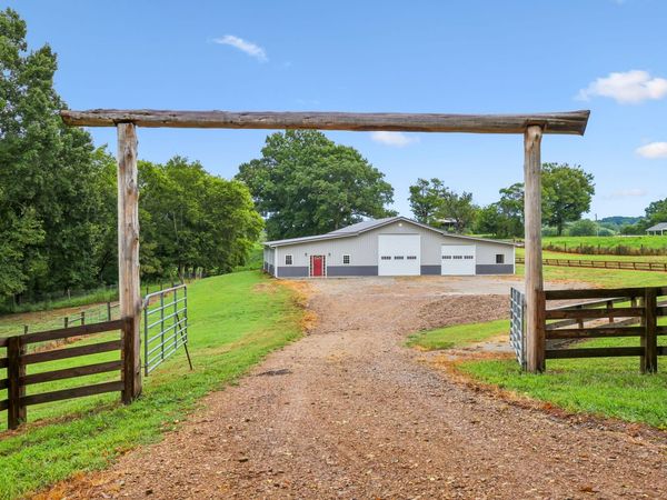 950 Old Agnew Rd , Pulaski, TN 38478