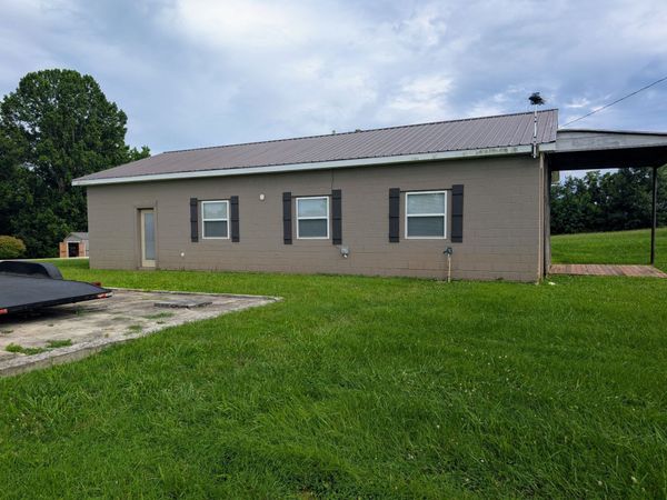 649 Blair Pond Rd , Winchester, TN 37398