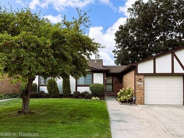 25159 Joanne Smith Drive , Warren, Mi 48091