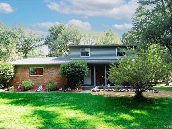 11060 Clark Road, Springfield Township, Mi 48350