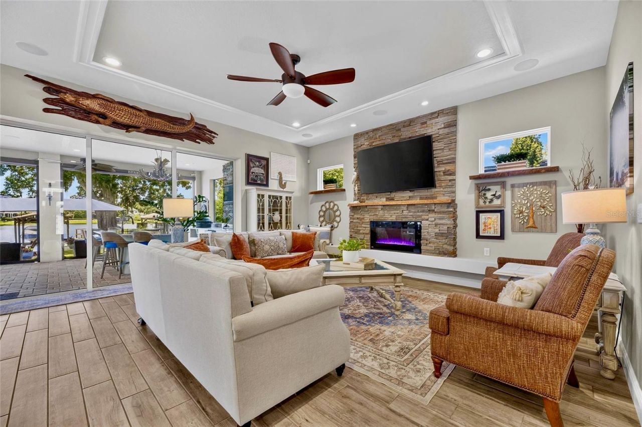 303 W Chapman Road, Lutz, FL 33548 Photo