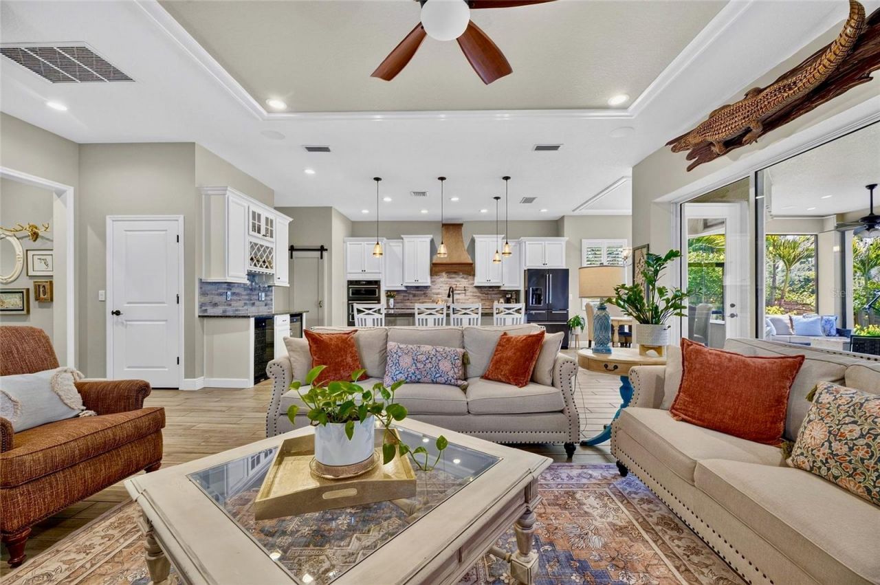 303 W Chapman Road, Lutz, FL 33548 Photo