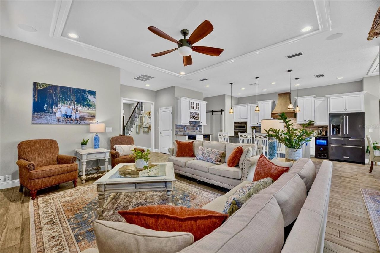 303 W Chapman Road, Lutz, FL 33548 Photo